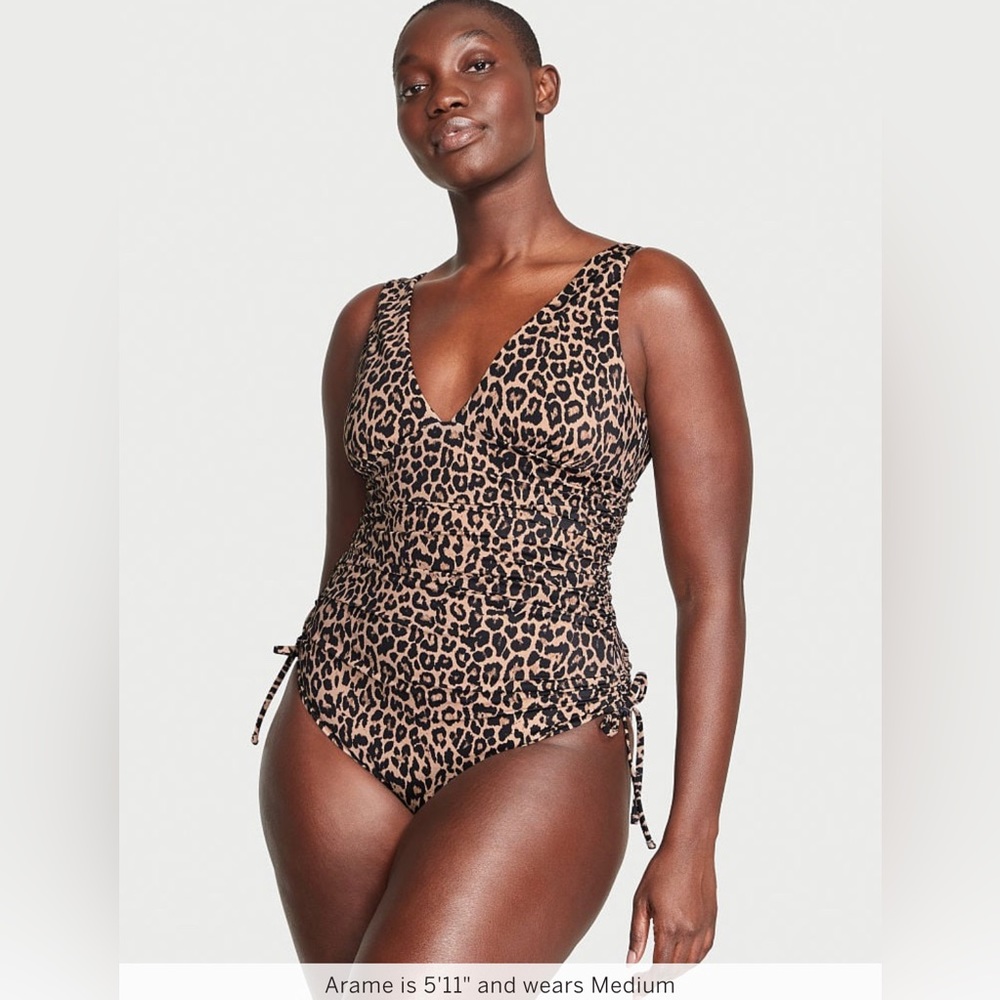 🆕 VICTORIA'S SECRET SWIM Ruched Plunge One-Piece Swimsuit L